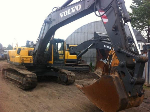 : VOLVO      Volvo  EC240BNLC